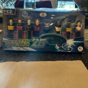 Set of 8 STAR TREK PEZ Dispensers Special Limited Edition Collector's Series
